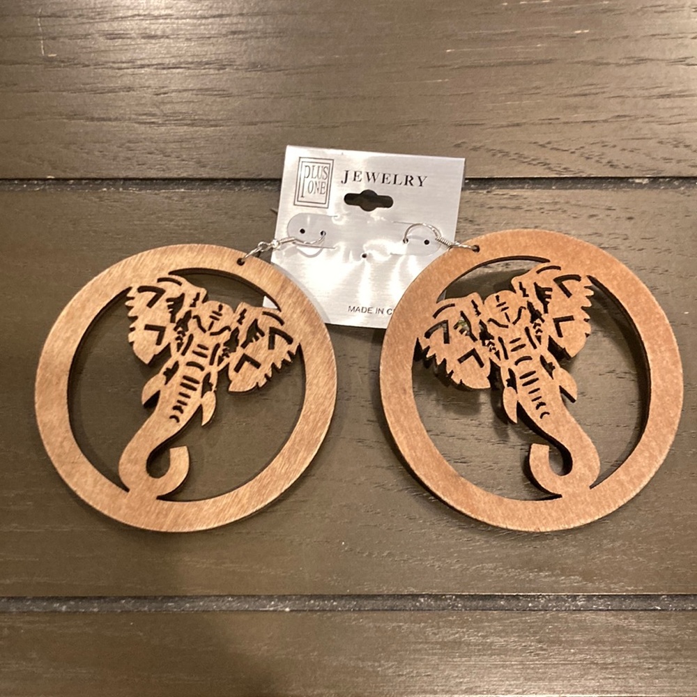Wooden elephant earrings.